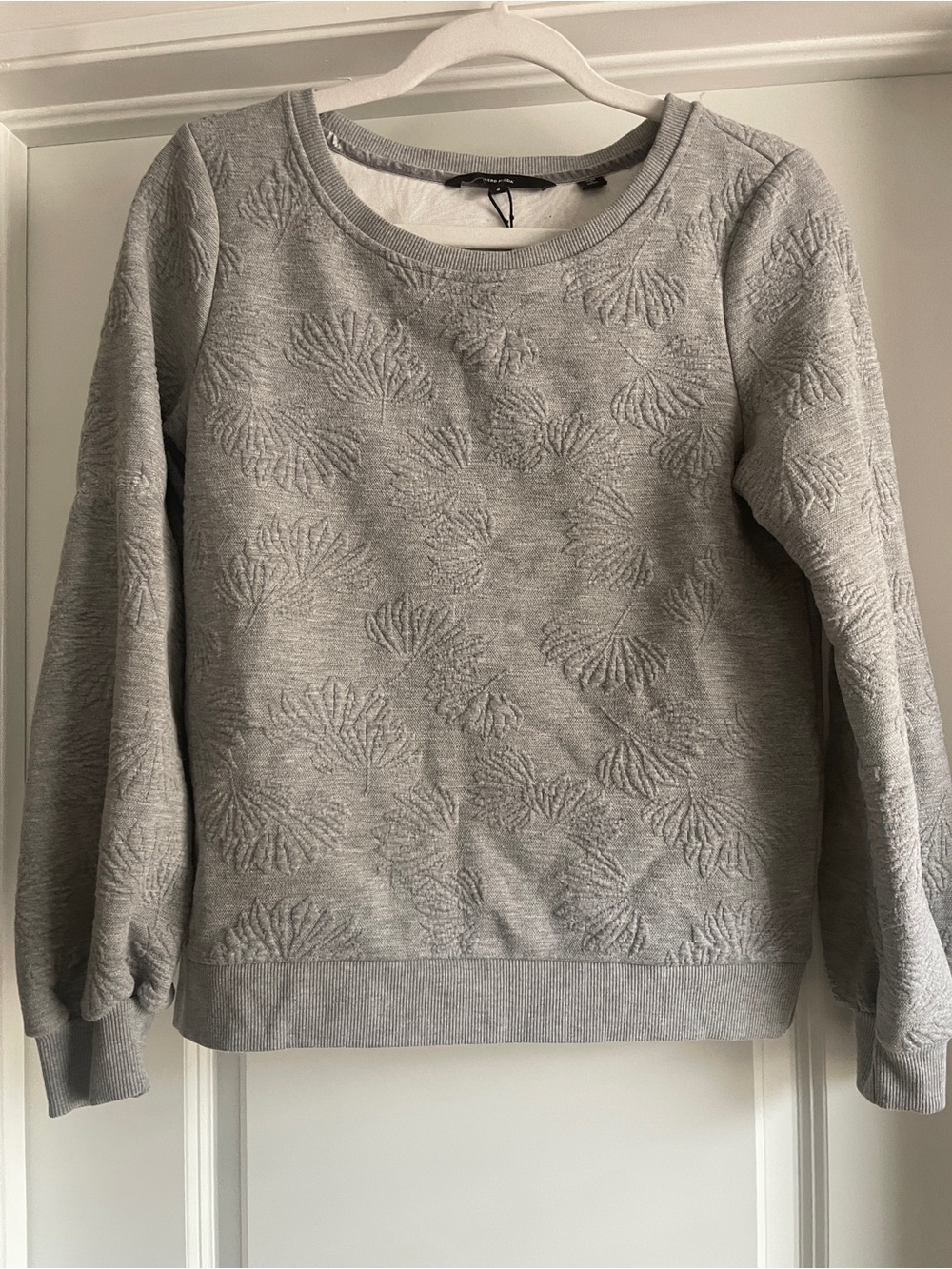 Vero Moda Light Gray Textured Crewneck Knit Sweater Floral Texture Size Small